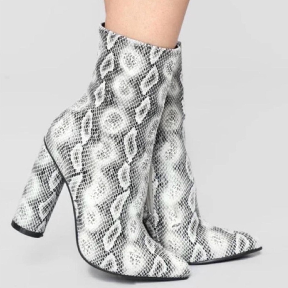 Fashion Nova Snakeskin Patterned Heeled Boots